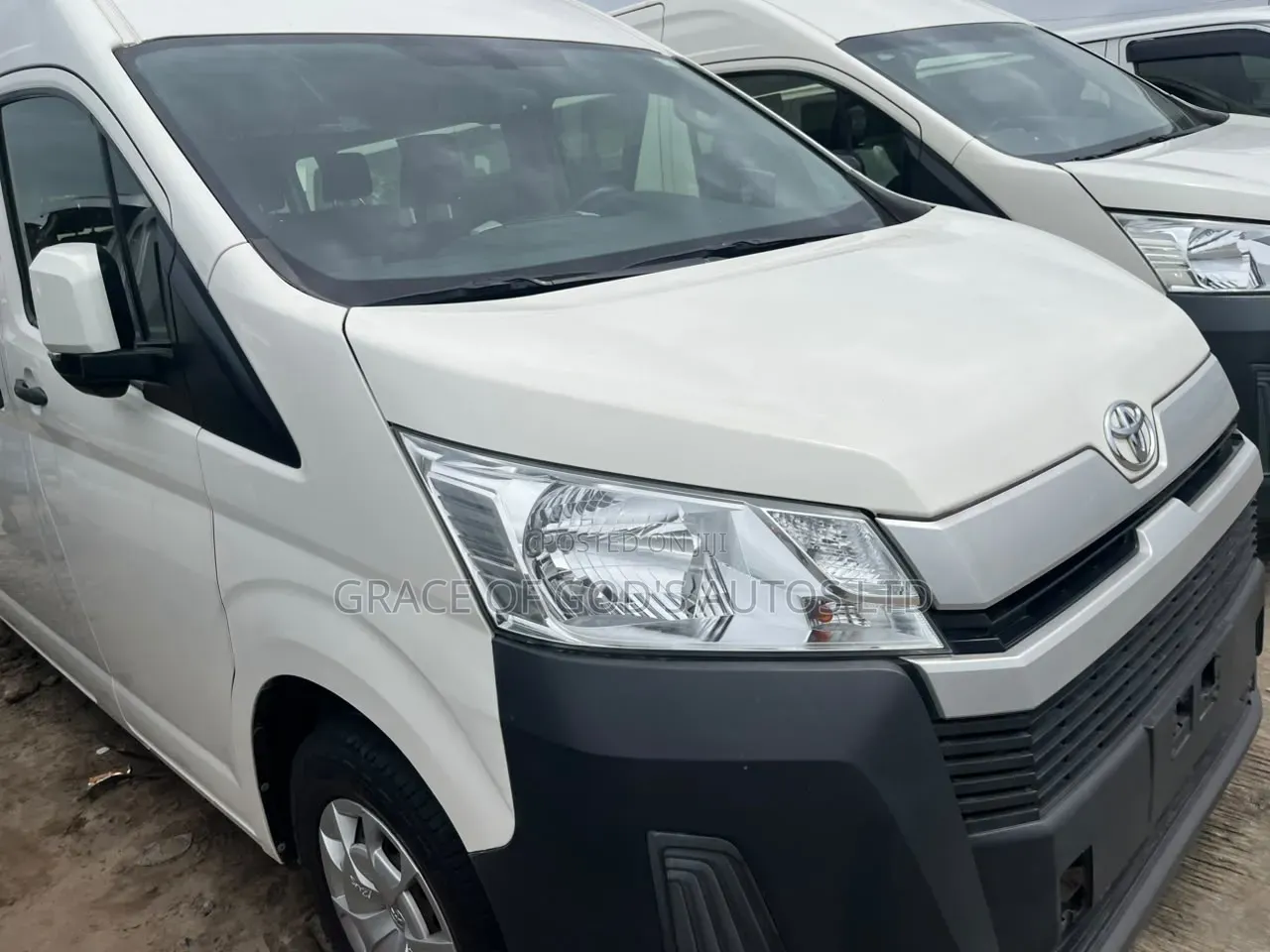 Toyota HiAce 2021 White
