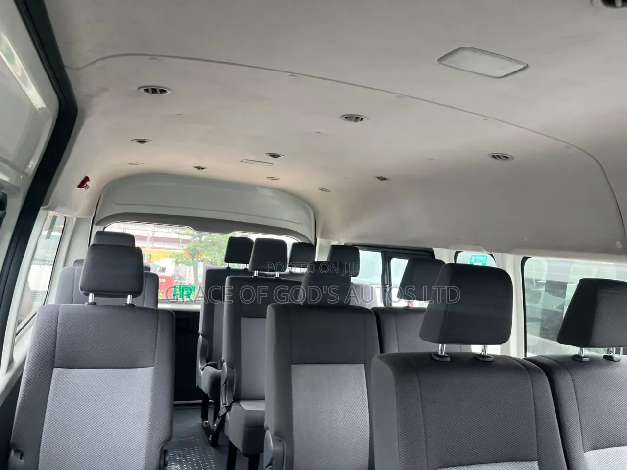 Toyota HiAce 2021 White