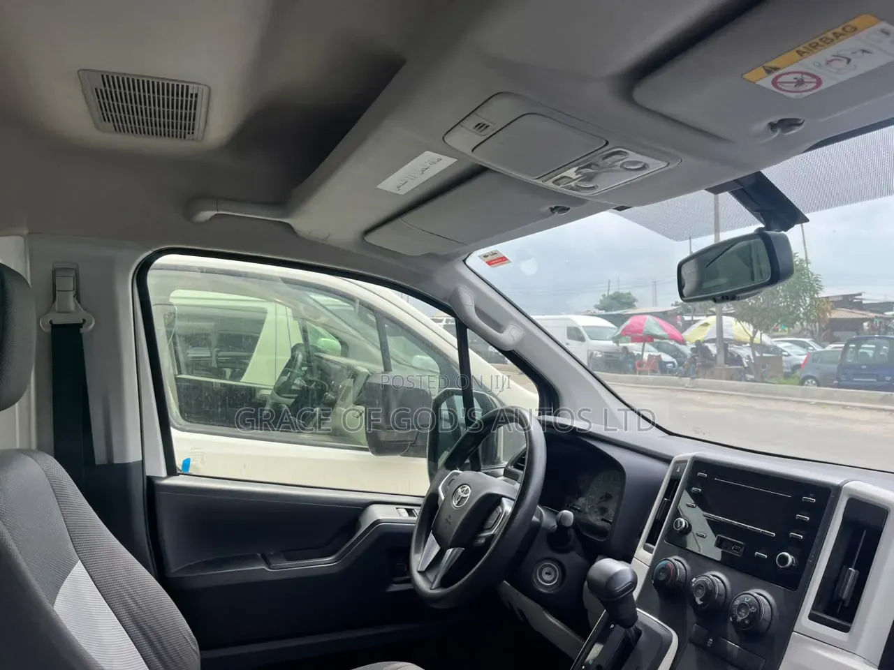 Toyota HiAce 2021 White
