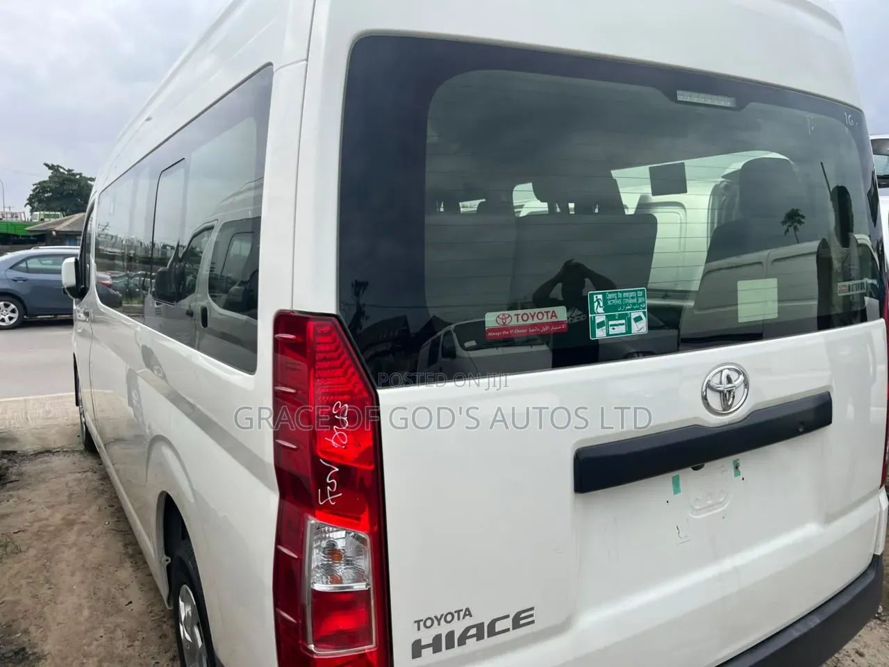 Toyota HiAce 2021 White