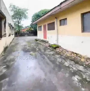 3bdrm Bungalow in Life Camp for sale