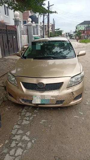 Toyota Corolla 2009 Gold