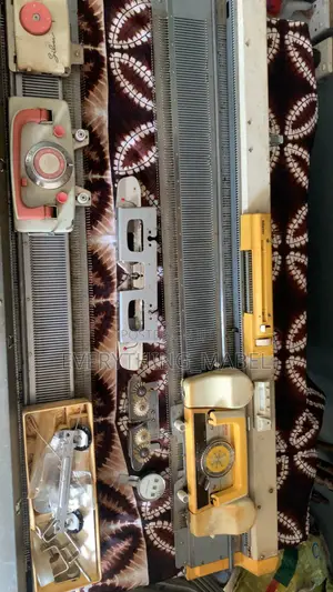 Knitting Machine
