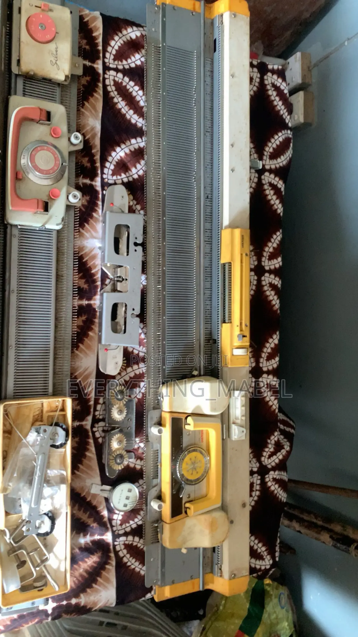 Knitting Machine