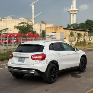 Mercedes-Benz GLA 250 2019 White