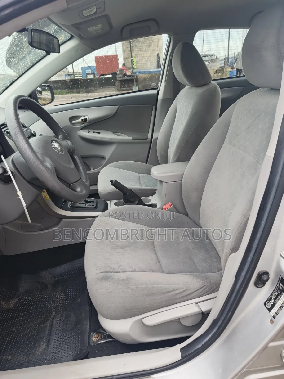 Toyota Corolla 2010 Silver