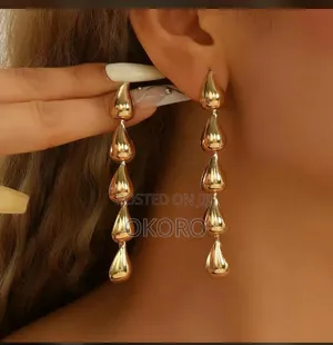 Statement Earing