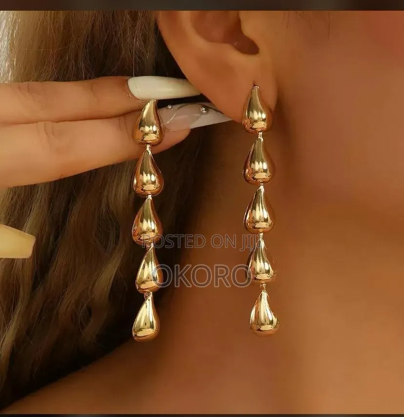 Statement Earing