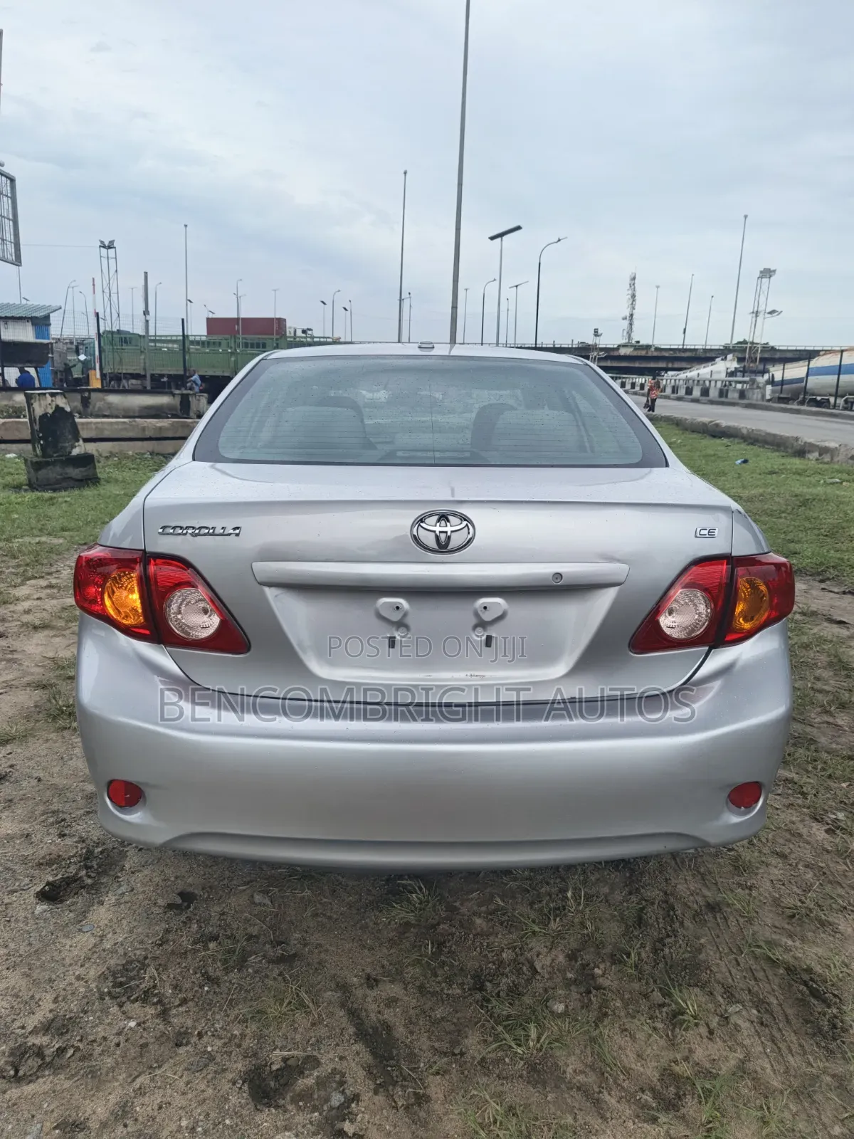 Toyota Corolla 2010 Silver