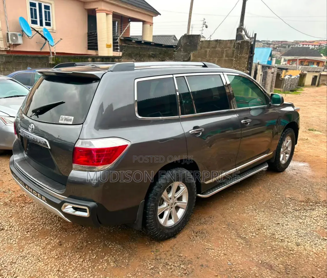 Toyota Highlander 2013 Gray