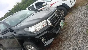 Toyota Hilux 2022 Black
