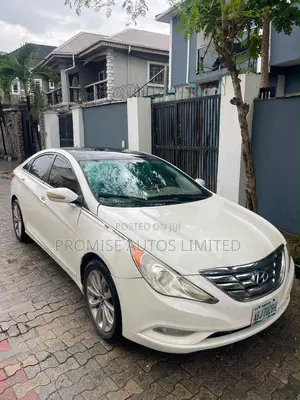 Hyundai Sonata GLS Sedan FWD (2.4L 4cyl 6A) 2013 White