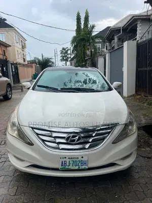 Hyundai Sonata GLS Sedan FWD (2.4L 4cyl 6A) 2013 White