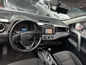 Toyota RAV4 LE 4dr SUV (2.5L 4cyl 6A) 2015 Silver