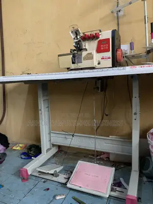 Two Lion Industrial 5 Threads Sewing Machine