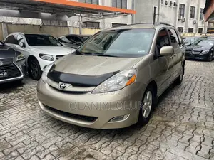 Toyota Sienna 2008 Gold