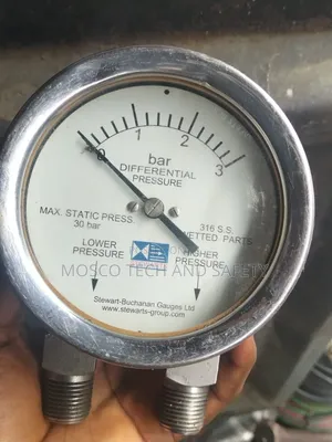 Stewart-Buchanan 0 to 0.3 Bar Differential Pressure Gauge