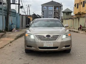 Toyota Camry 2009 Gold