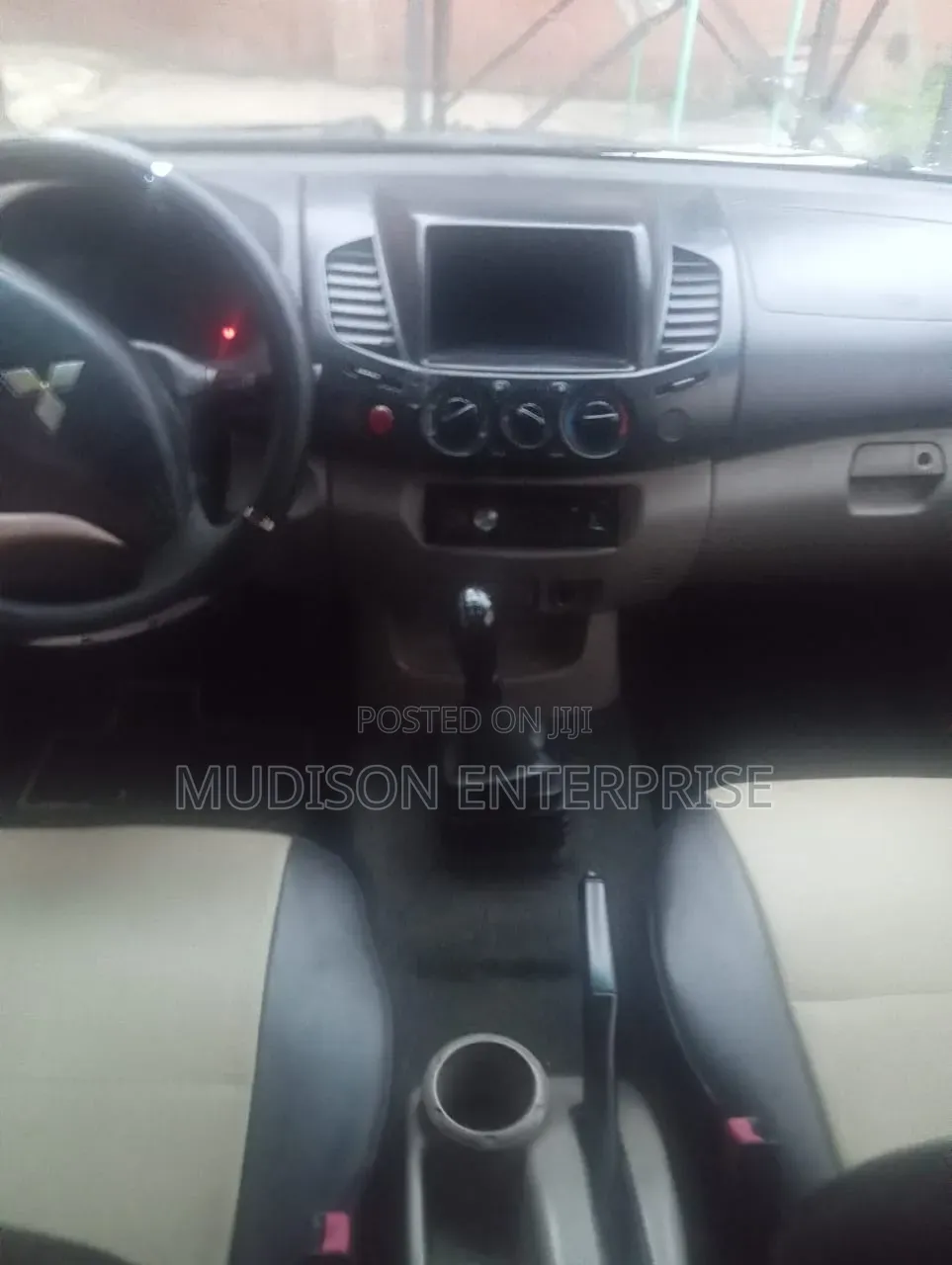 Mitsubishi L200 2013 White