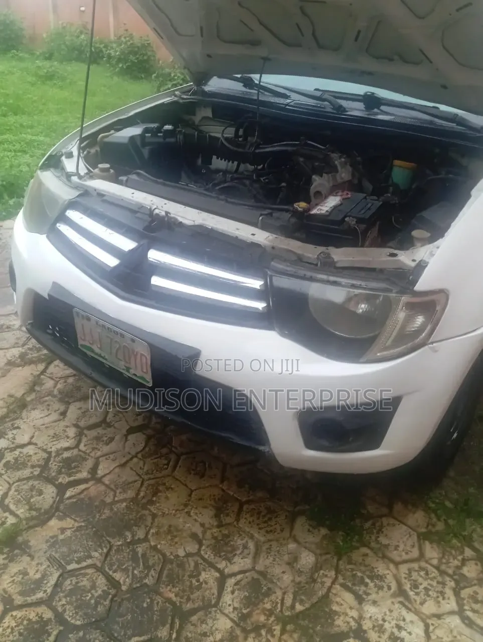 Mitsubishi L200 2013 White