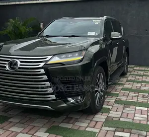 Lexus LX 600 2022 Green