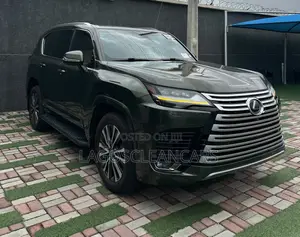 Lexus LX 600 2022 Green