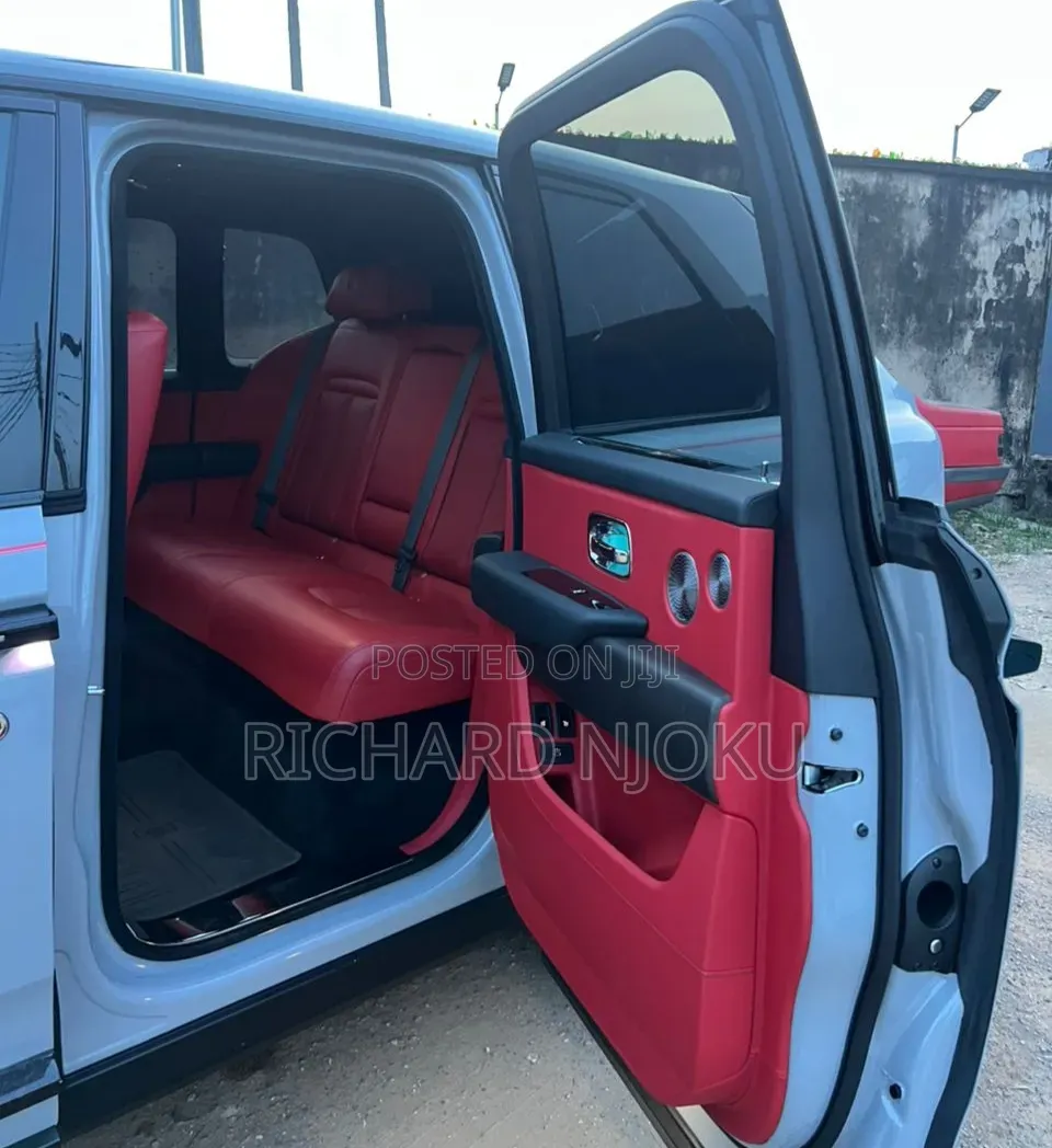 Rolls-Royce Cullinan Base 2021 White