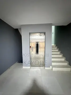 2bdrm Apartment in Lekki Phase 1 for rent