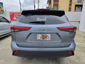 Toyota Highlander 2023 Blue