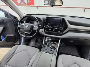 Toyota Highlander 2023 Blue