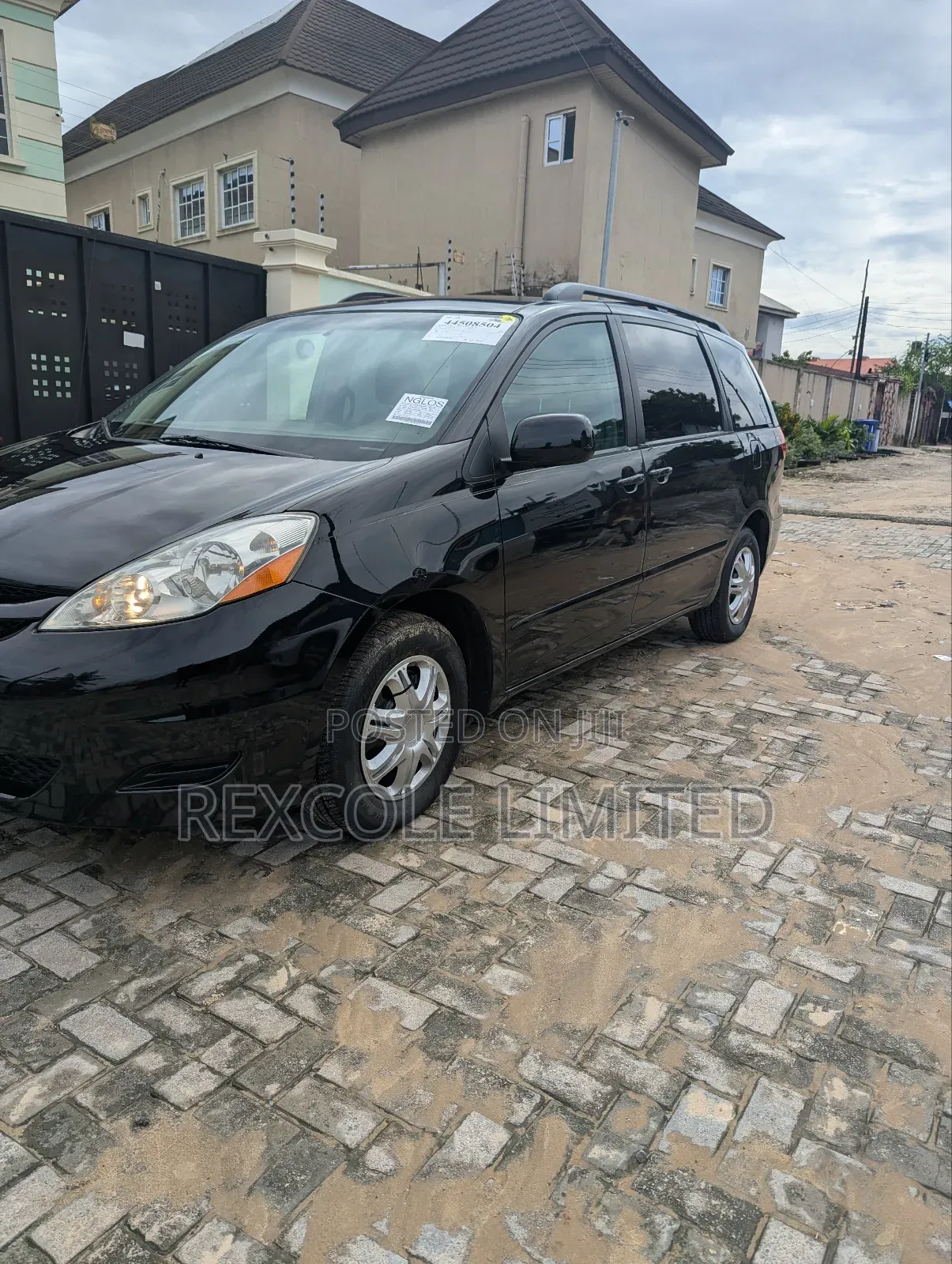 Toyota Sienna LE 2009 Black