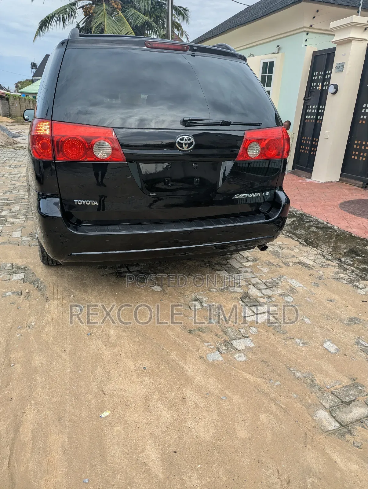 Toyota Sienna LE 2009 Black