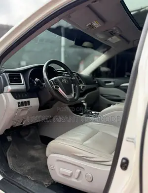 Toyota Highlander XLE 4dr SUV AWD (3.5L 6cyl 6A) 2015 White