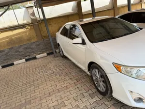 Toyota Camry XLE 4dr Sedan (2.5L 4cyl 6A) 2014 White