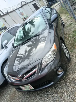 Toyota Corolla LE 4dr Sedan (1.8L 4cyl 4A) 2011 Gray