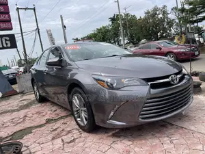 Toyota Camry SE w/Special Edition Pkg (2.5L 4cyl 6A) 2016 Gray