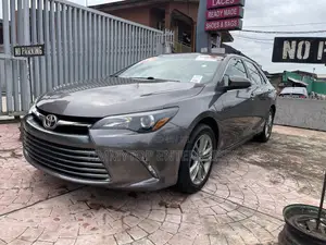 Toyota Camry SE w/Special Edition Pkg (2.5L 4cyl 6A) 2016 Gray