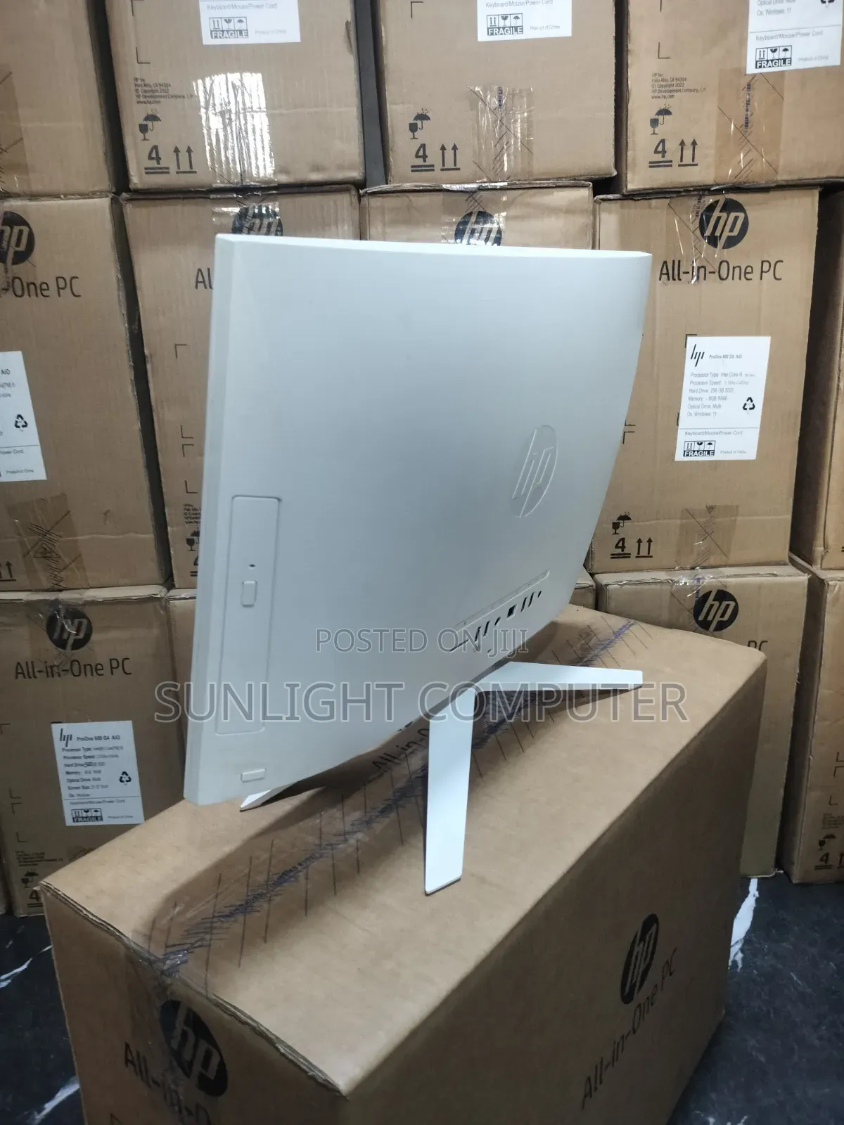 New HP 200 G4 22 All-in-One 8GB Intel Core i5 SSD 512GB