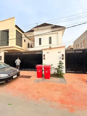 4bdrm Duplex in Papa Ajao / Surulere for sale