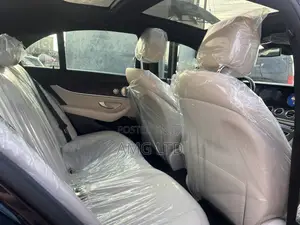 Mercedes-Benz E300 2019 Blue