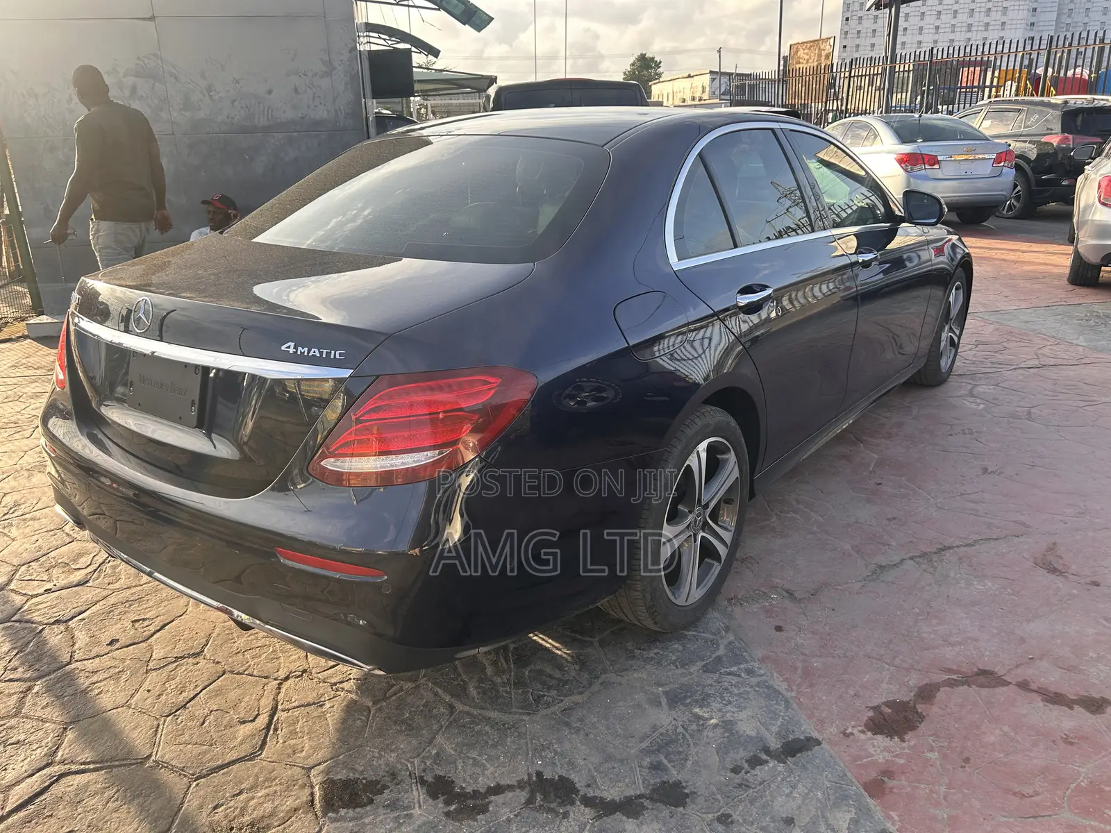 Mercedes-Benz E300 2019 Blue
