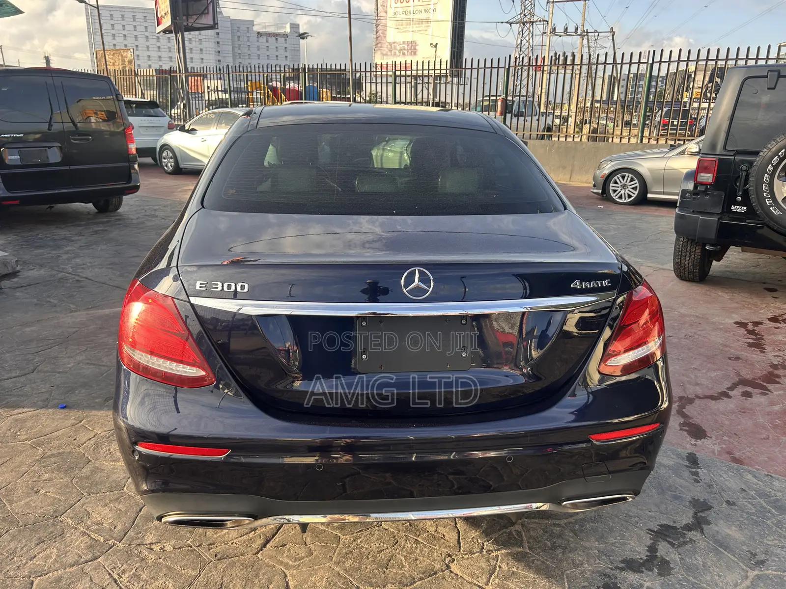 Mercedes-Benz E300 2019 Blue