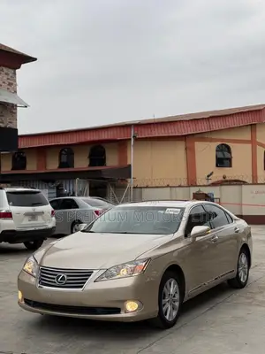 Lexus ES 350 2012 Gold
