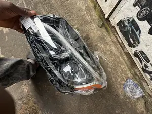 Headlamp for Mercedes Benz C300 205