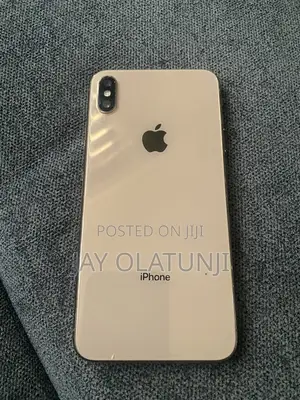 Apple iPhone XS Max 64 GB Gold