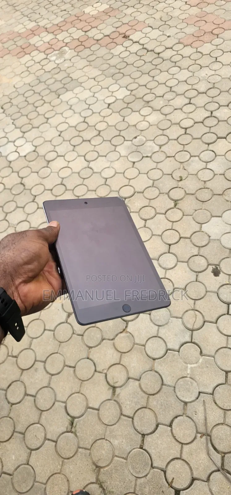 Apple iPad mini 5 64 GB Gray