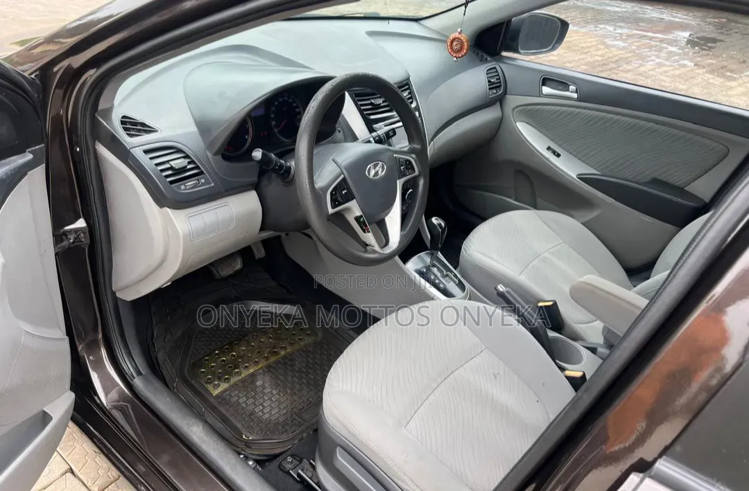Hyundai Accent 2016 Brown