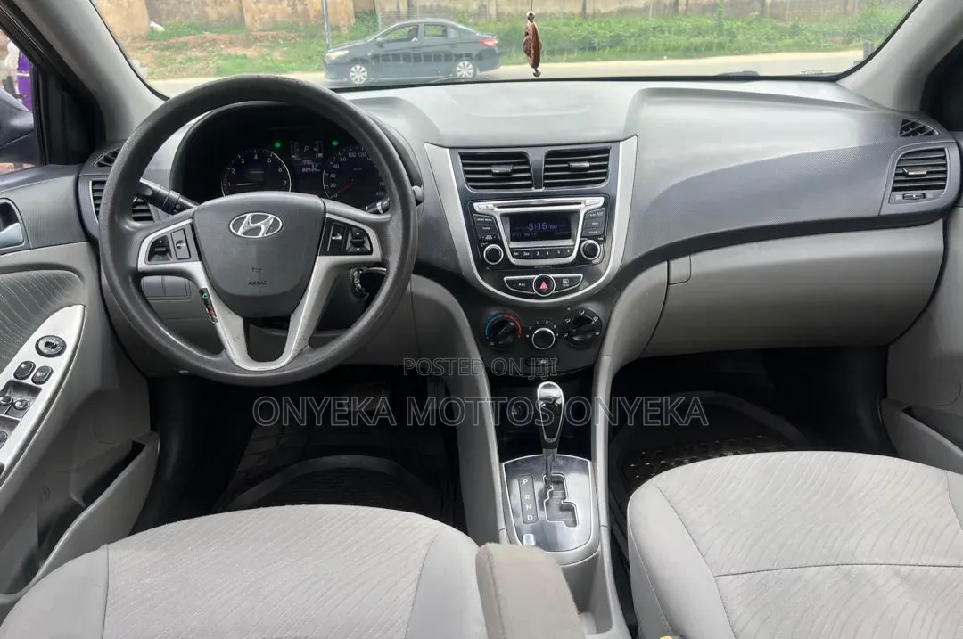Hyundai Accent 2016 Brown