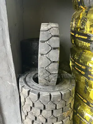 Tokusen 5.00-8 Solid Forklift Tyre – Durable Heavy Duty