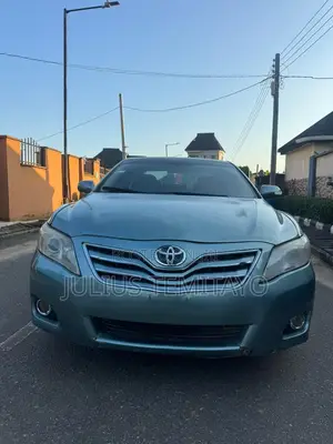 Toyota Camry 2011 Gray
